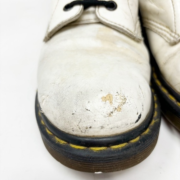 DOC MARTENS Women’s White 1460 Smooth Leather 8-Eye Boots Distressed Size W9 - Picture 6 of 13
